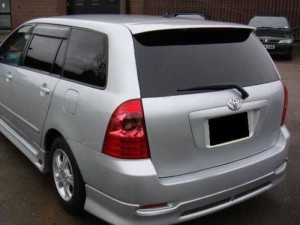 Spojler dachowy Toyota Corolla IX Kombi