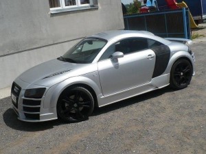 Dokładki Progów Audi TT 8N < R8 Look >