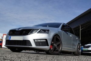 Grill przedni Skoda Octavia III RS Polift