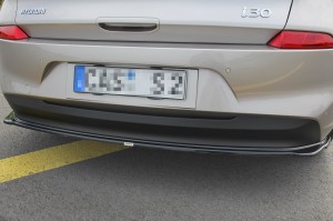 Splitter tylny srodkowy (bez dyfuzora) Hyundai i30 MK3 Hatchback (carbon look)