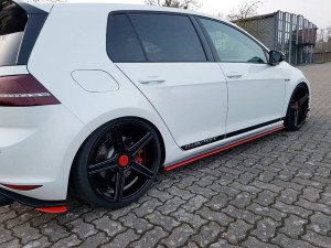 DOKŁADKI PROGÓW VW GOLF Mk7 GTI CLUBSPORT
